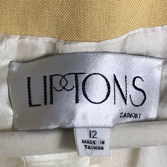 Vintage check blazer with faux pearl and gold buttons - Picture 14 of 15